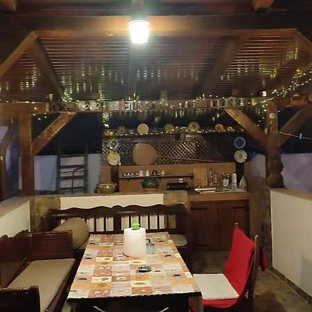 Courtyard Studio Орадя Экстерьер фото