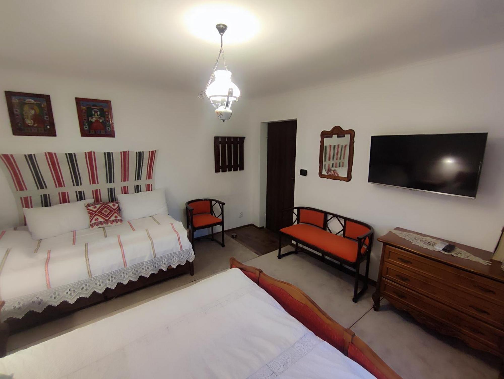 Courtyard Studio Орадя Экстерьер фото
