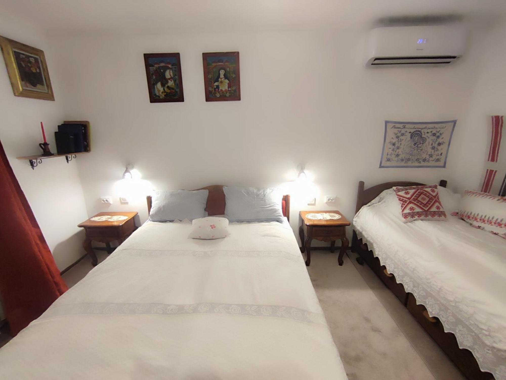 Courtyard Studio Орадя Экстерьер фото