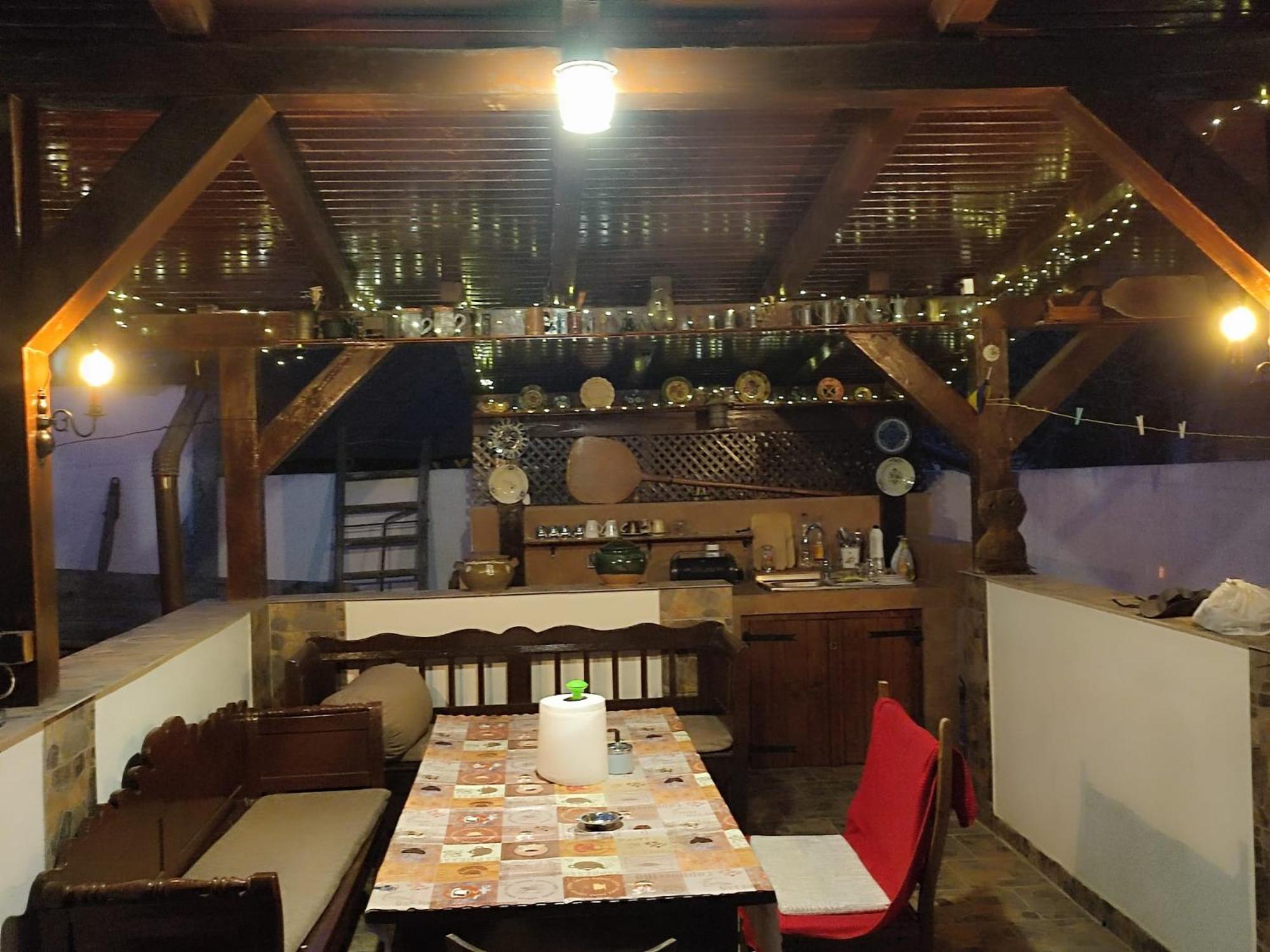 Courtyard Studio Орадя Экстерьер фото