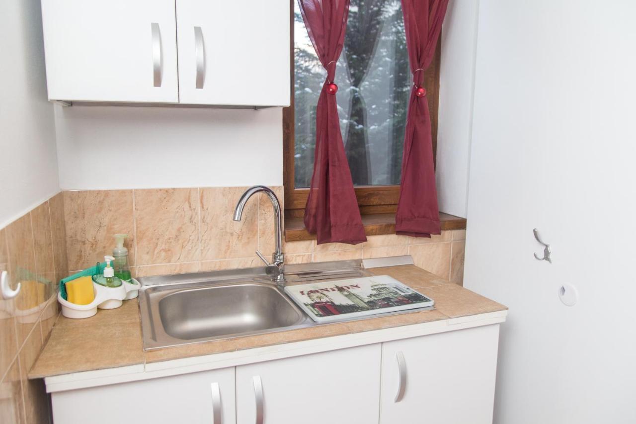 Courtyard Studio Орадя Экстерьер фото