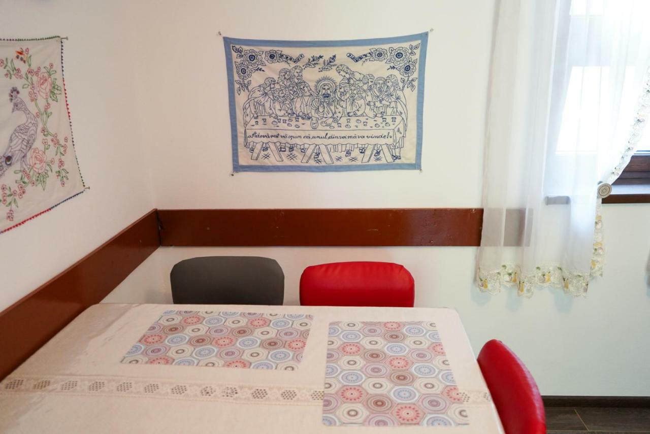 Courtyard Studio Орадя Экстерьер фото
